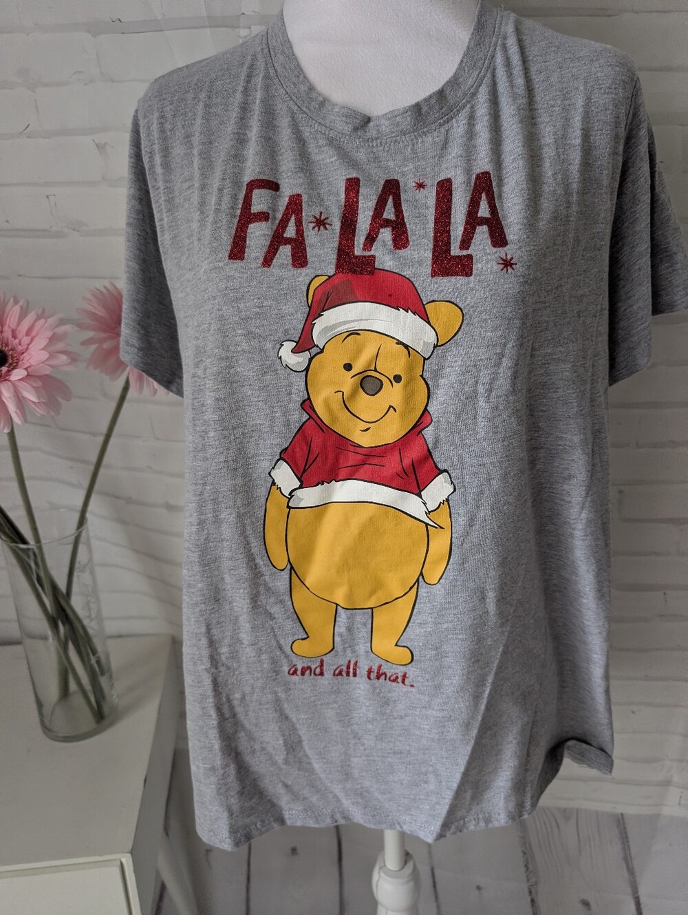 Winnie the Pooh Gray Holiday Tee Size XL